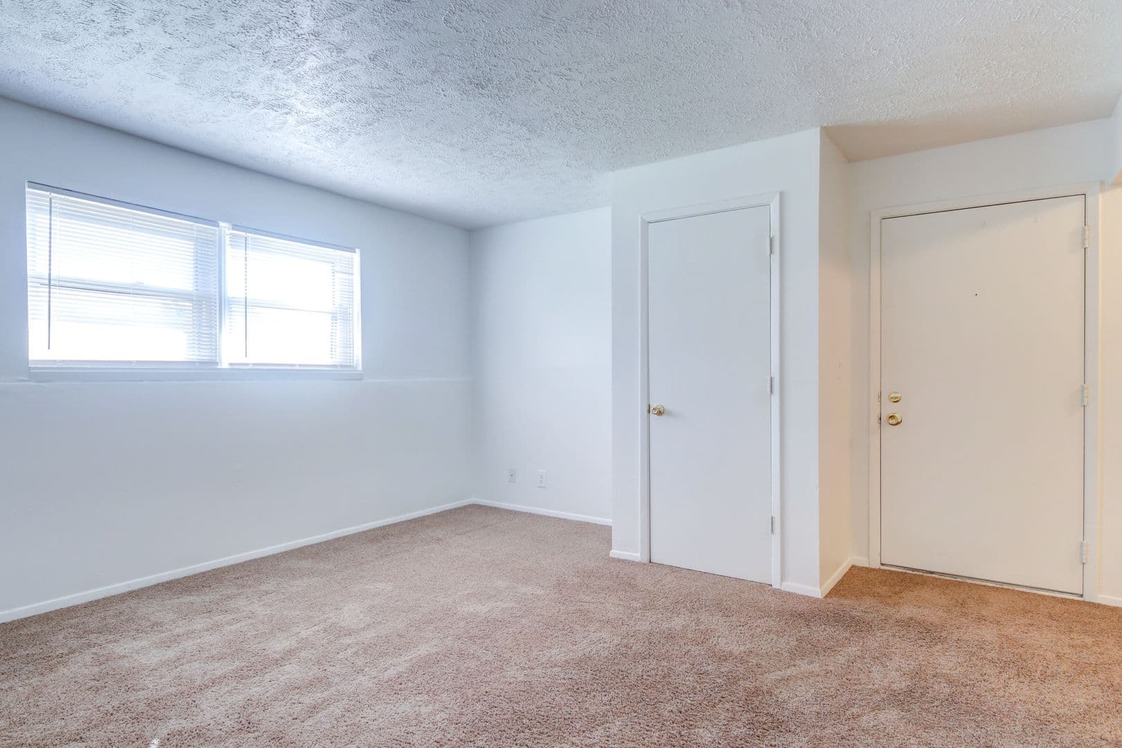 Bloomington Apartment: 1301 1/2 N. Hershey Road