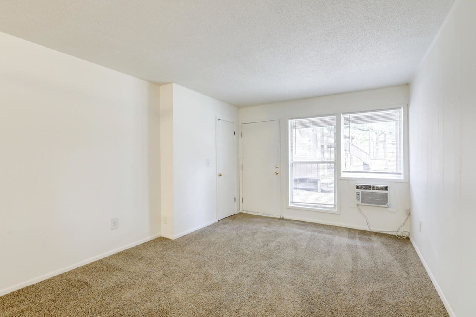 Champaign Apartment: 2000 N. Mattis Avenue
