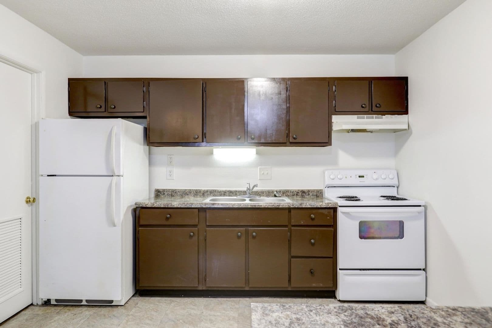 Champaign Apartment: 2000 N. Mattis Avenue