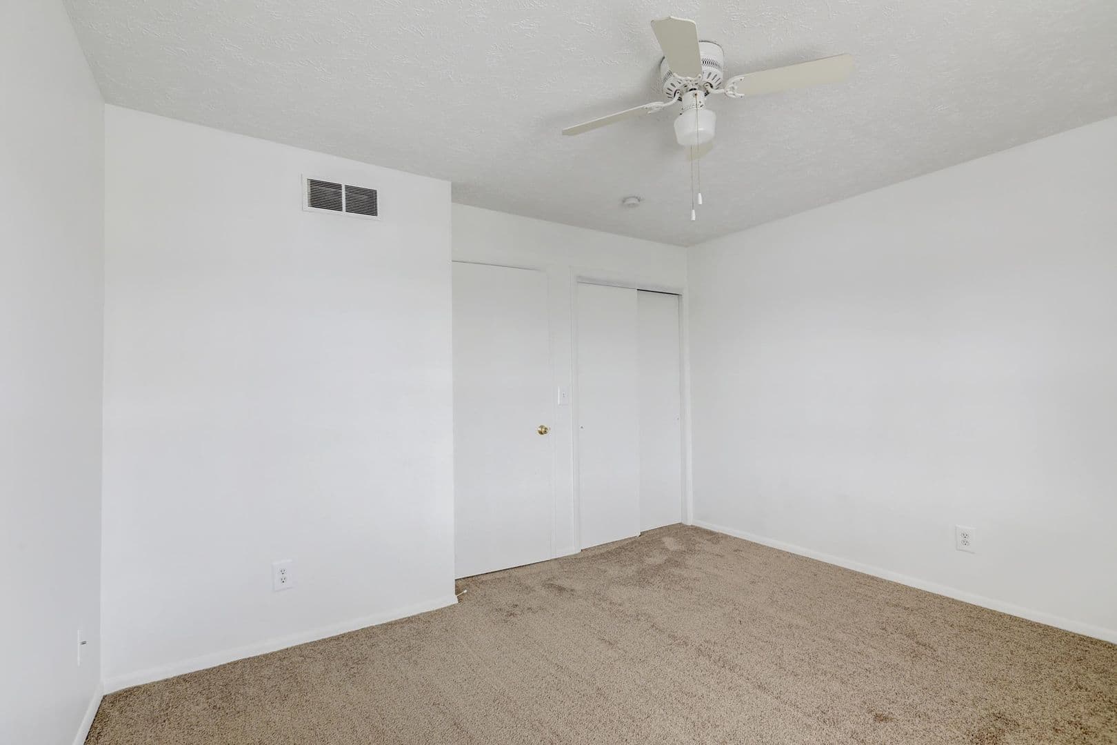 Bloomington Apartment: 1301 1/2 N. Hershey Road