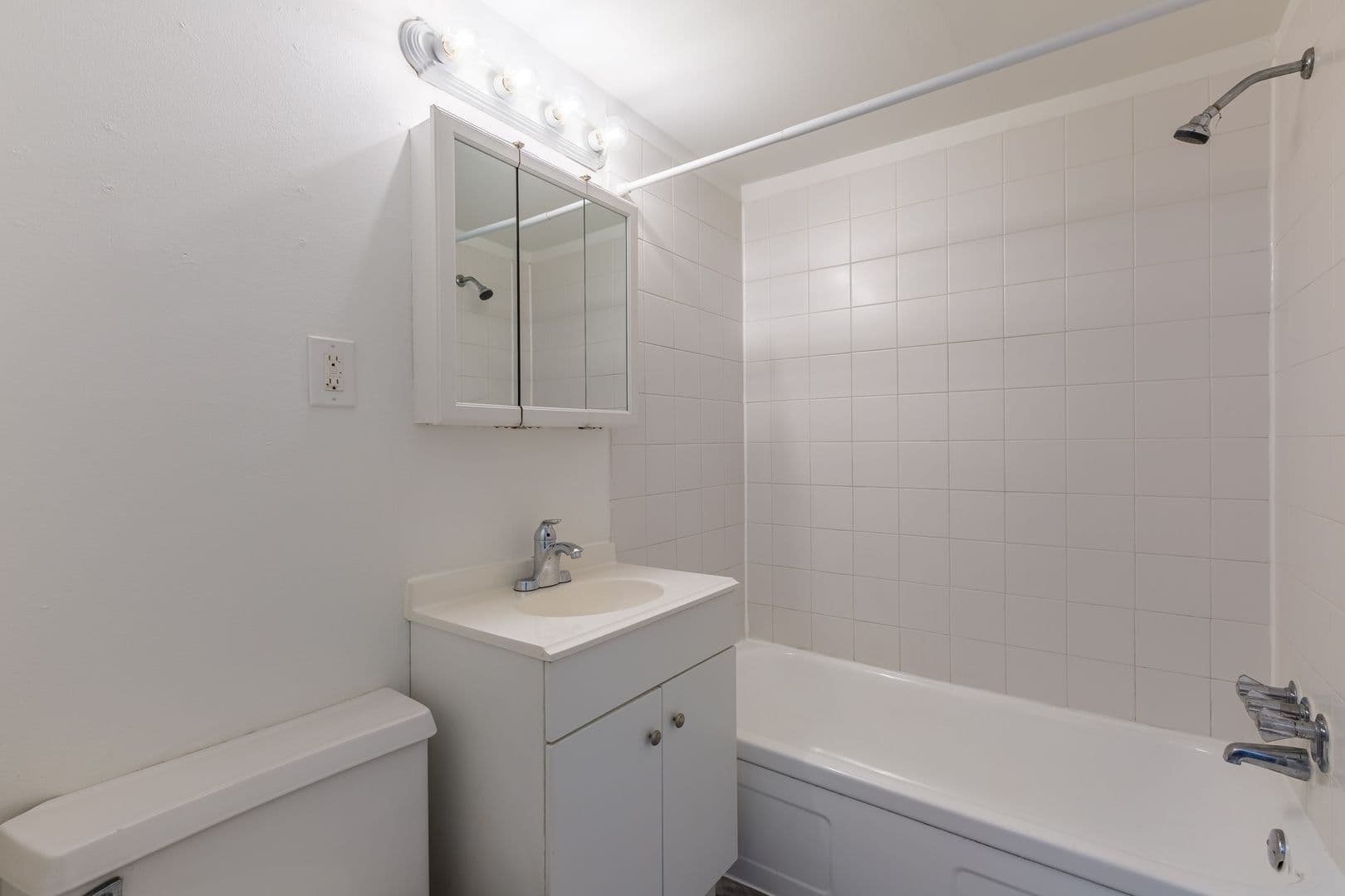 Hammond Apartment: 3510 173rd Street