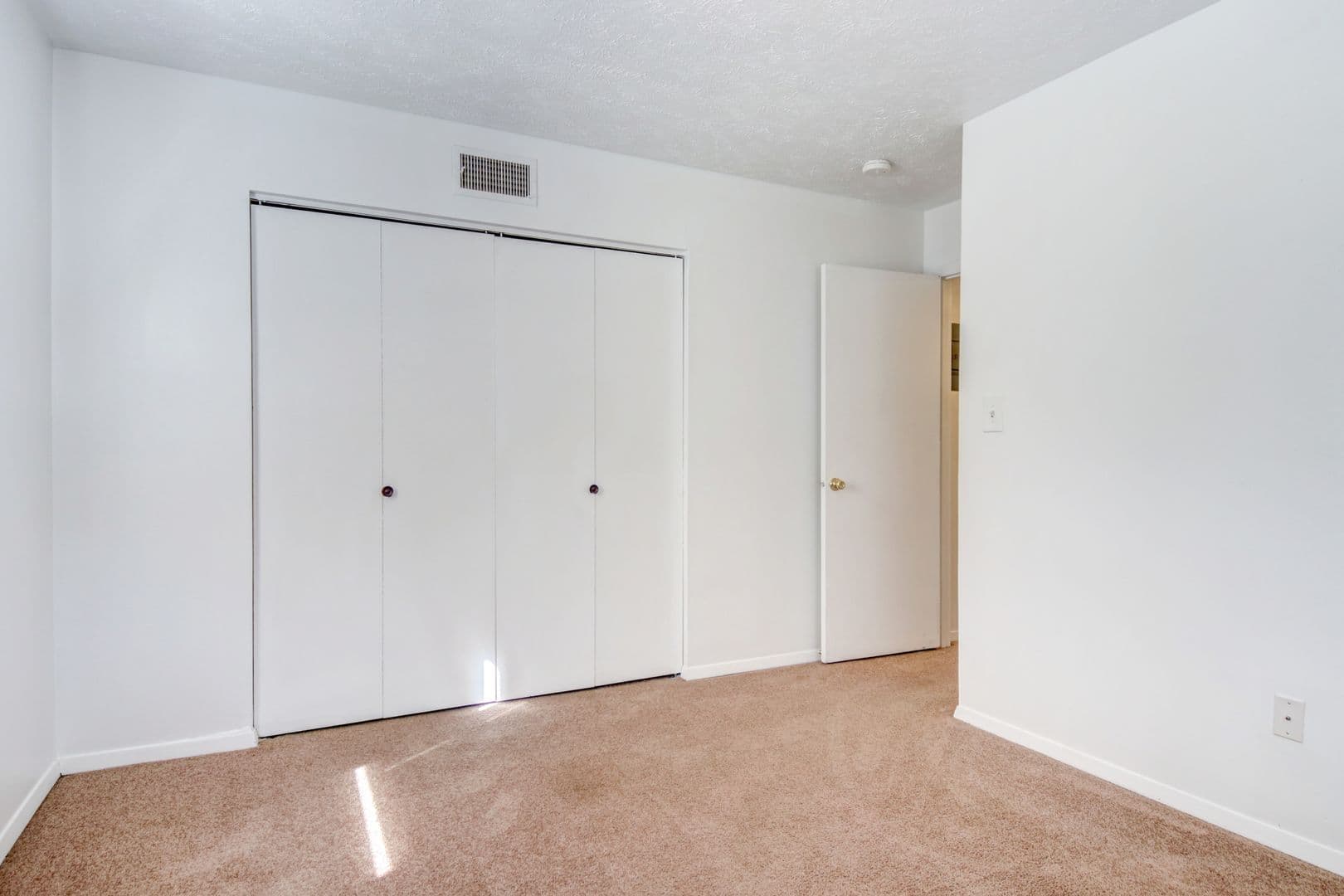 Bloomington Apartment: 1706 Springfield Road