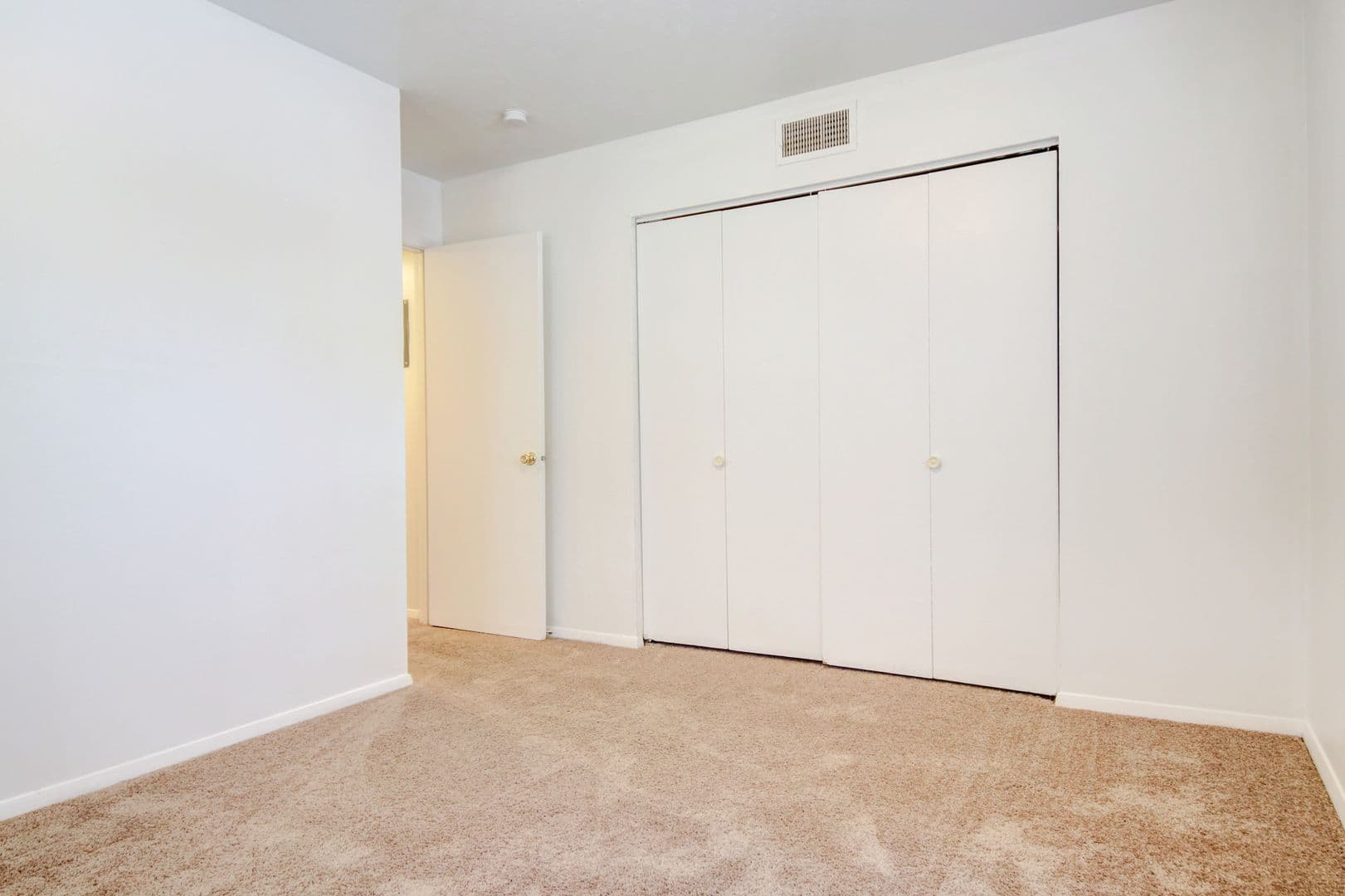 Bloomington Apartment: 1301 1/2 N. Hershey Road