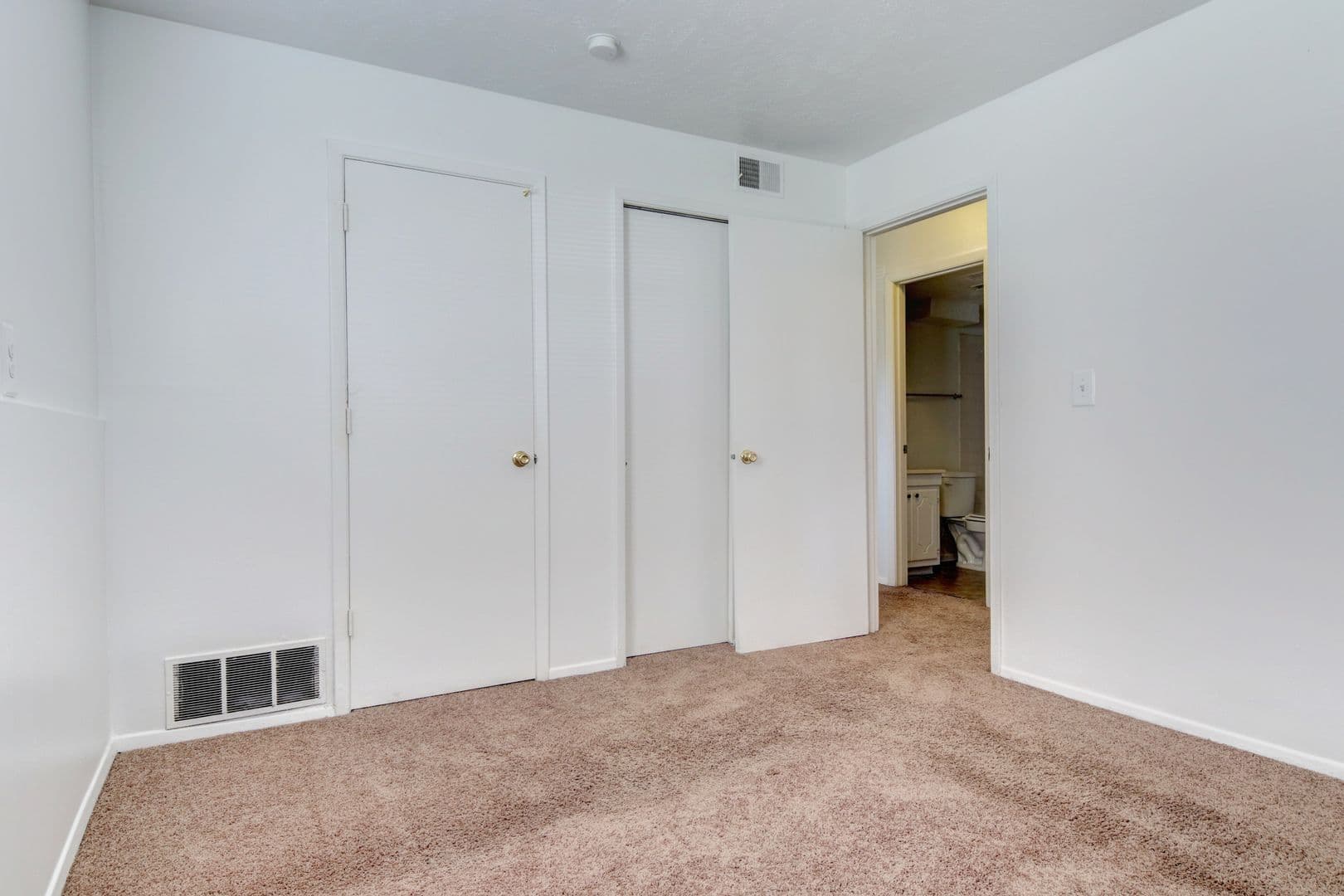 Bloomington Apartment: 1301 1/2 N. Hershey Road