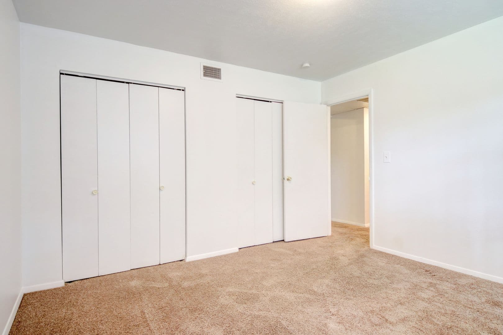 Bloomington Apartment: 1301 1/2 N. Hershey Road