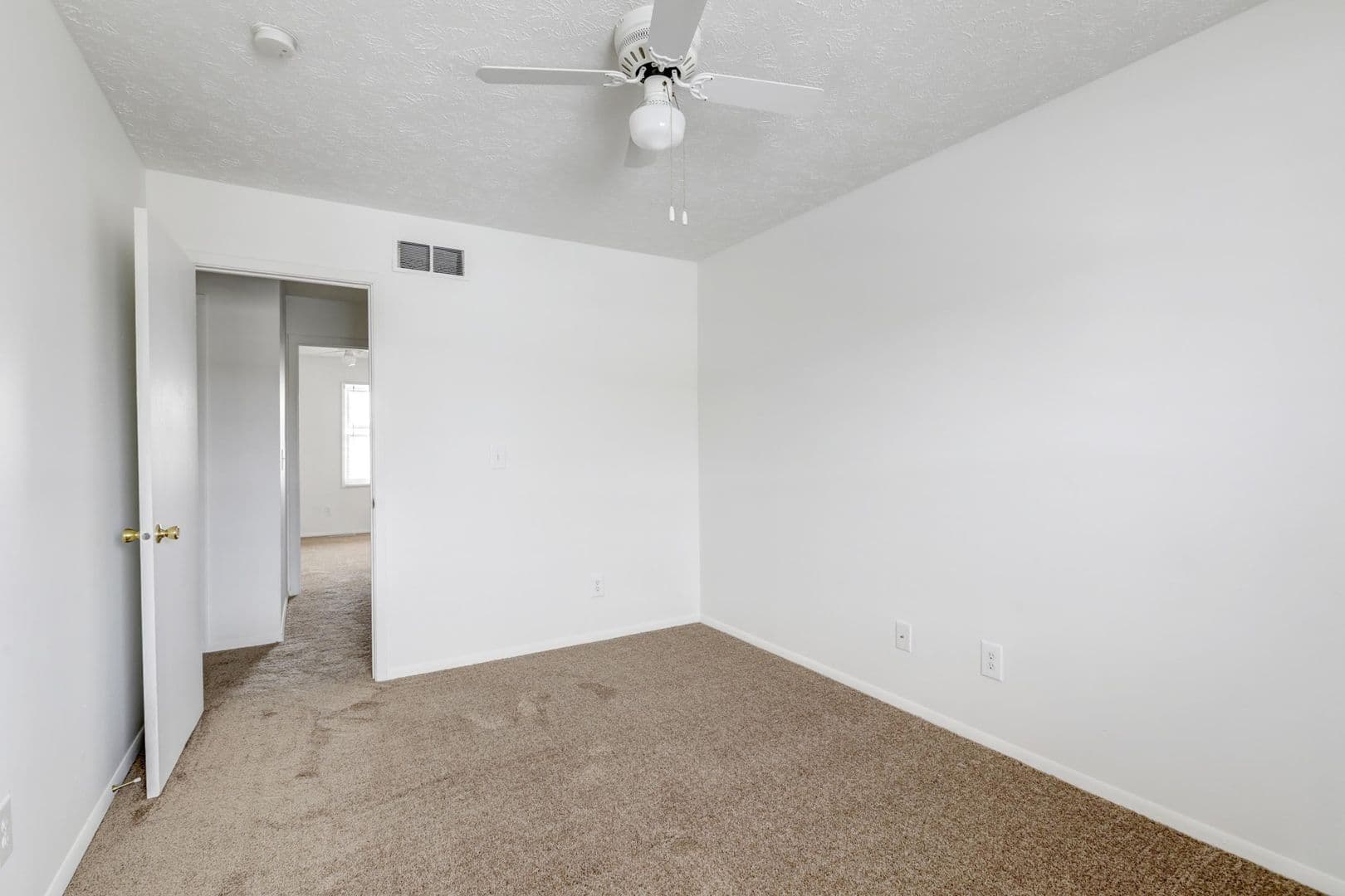 Bloomington Apartment: 1301 1/2 N. Hershey Road