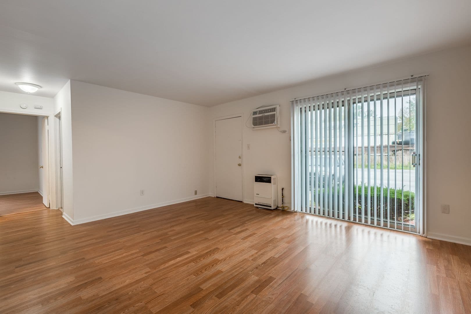 Hammond Apartment: 3510 173rd Street