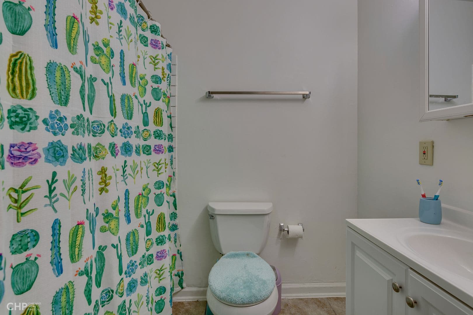 Hammond Apartment: 6423 Kennedy Avenue