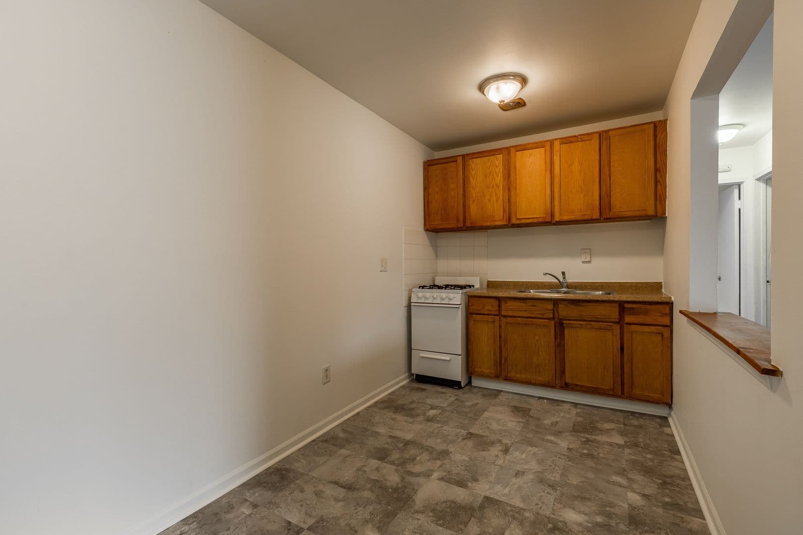 Hammond Apartment: 3510 173rd Street