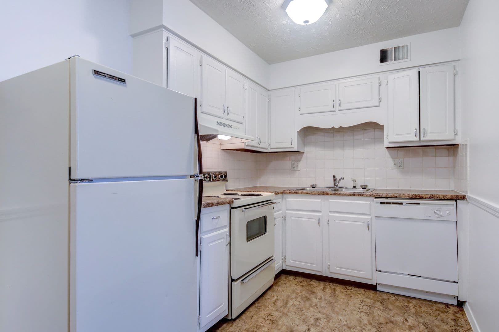 Bloomington Apartment: 1301 1/2 N. Hershey Road