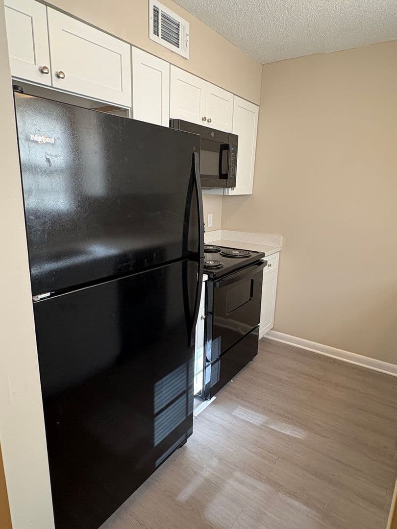 Hattiesburg Apartment: 102 Ellis Dr.