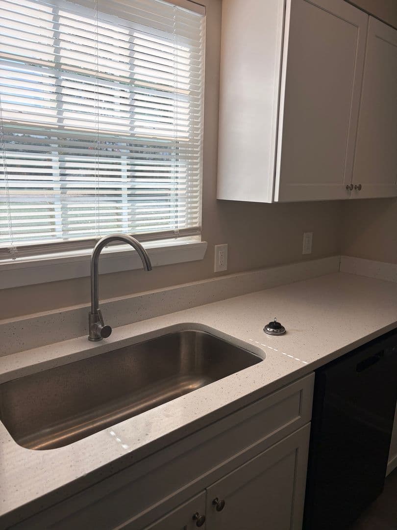 Hattiesburg Apartment: 102 Ellis Dr.