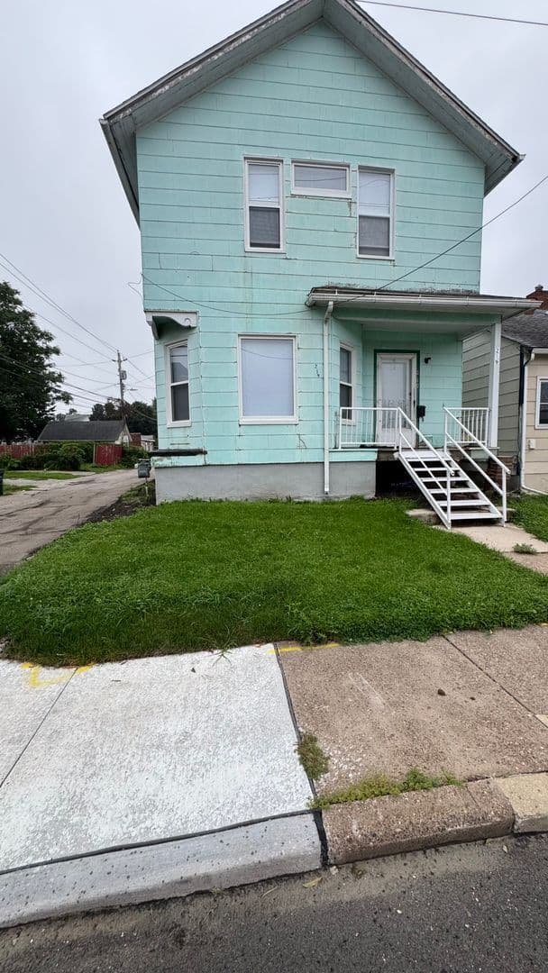 Davenport House: 219 W. 15th St.