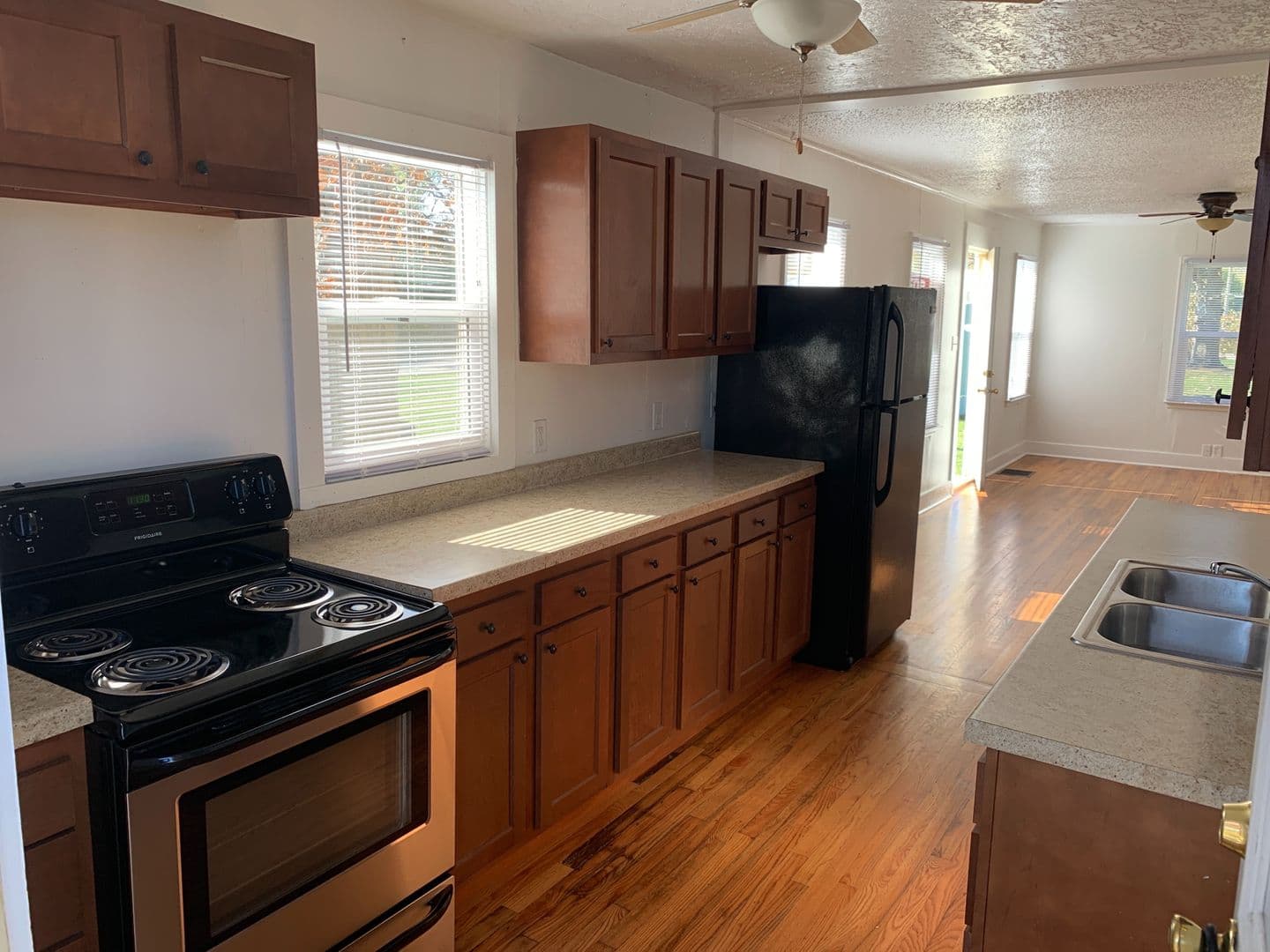 LeClaire House: 3421 Valley Dr