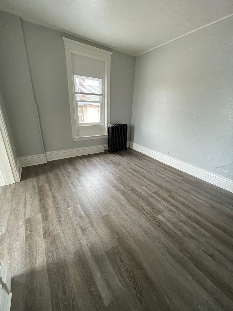 Davenport Apartment: 1509 Harrison Street  #1
