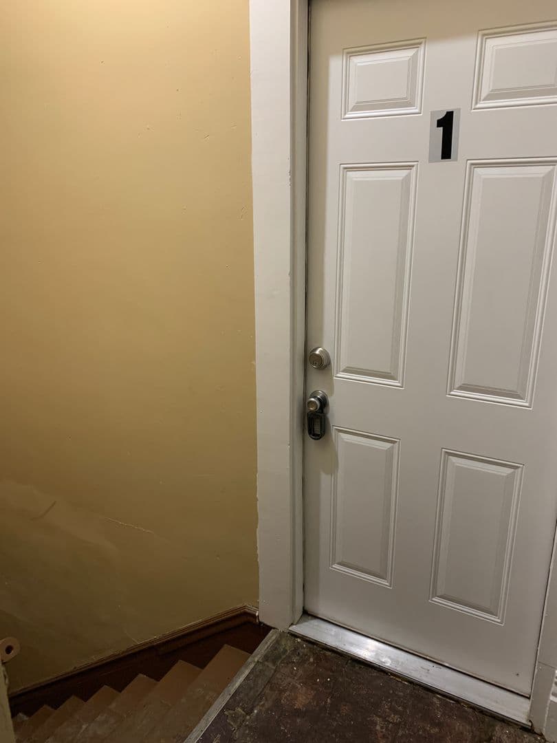 Davenport Apartment: 1509 Harrison Street  #1