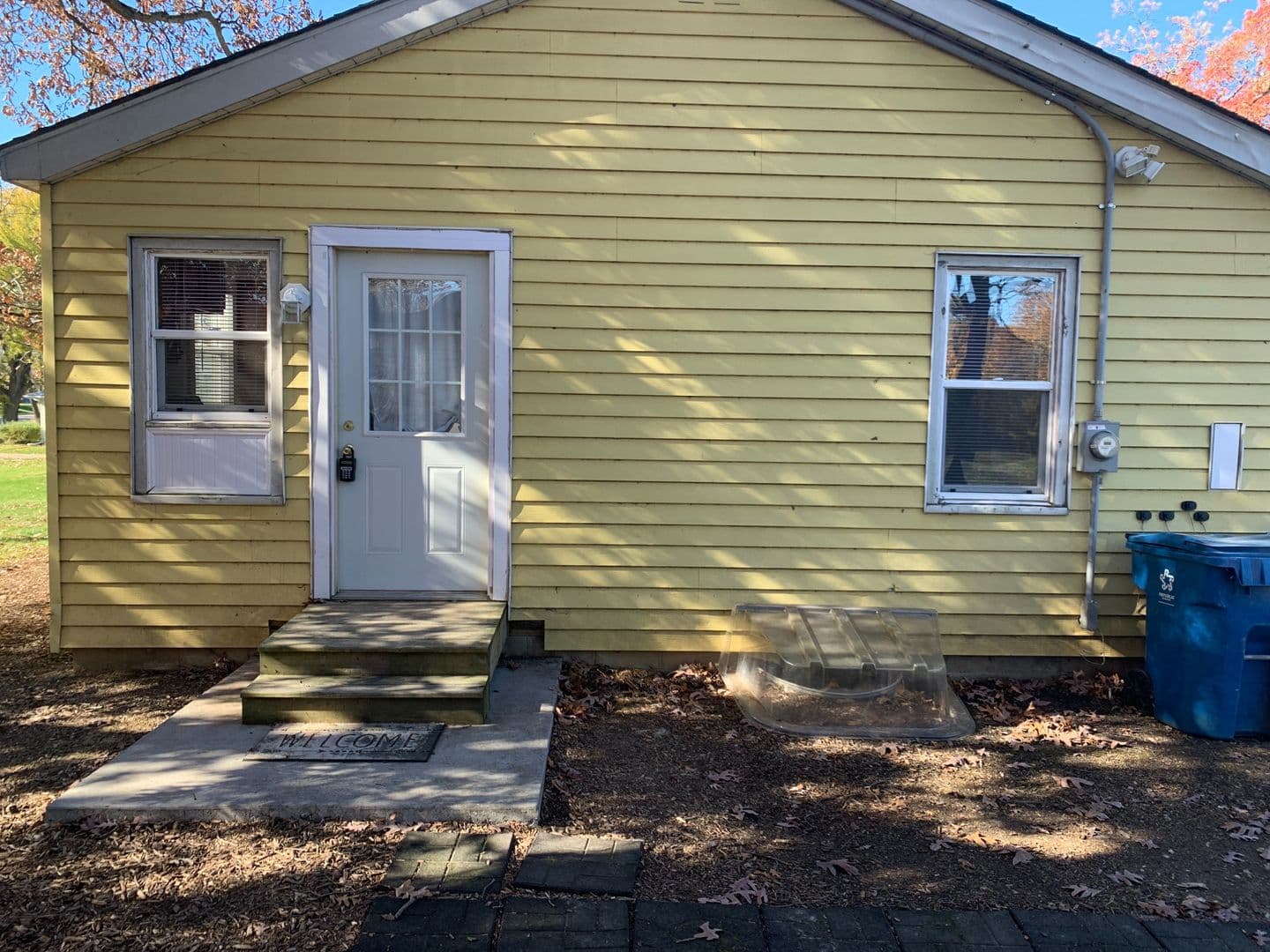 LeClaire House: 3421 Valley Dr