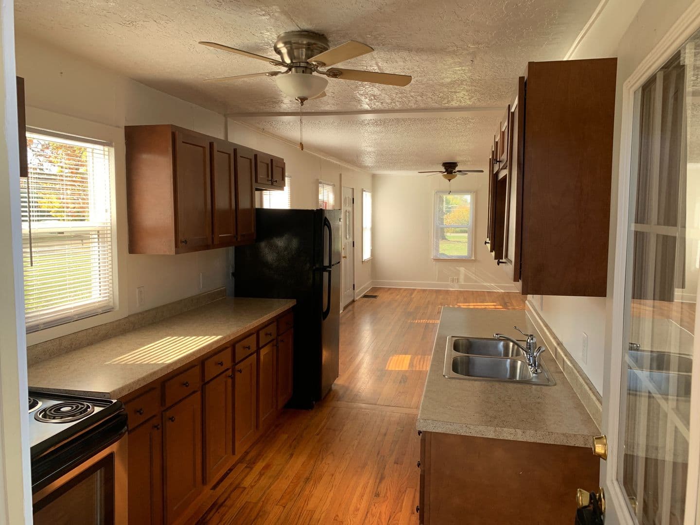 LeClaire House: 3421 Valley Dr