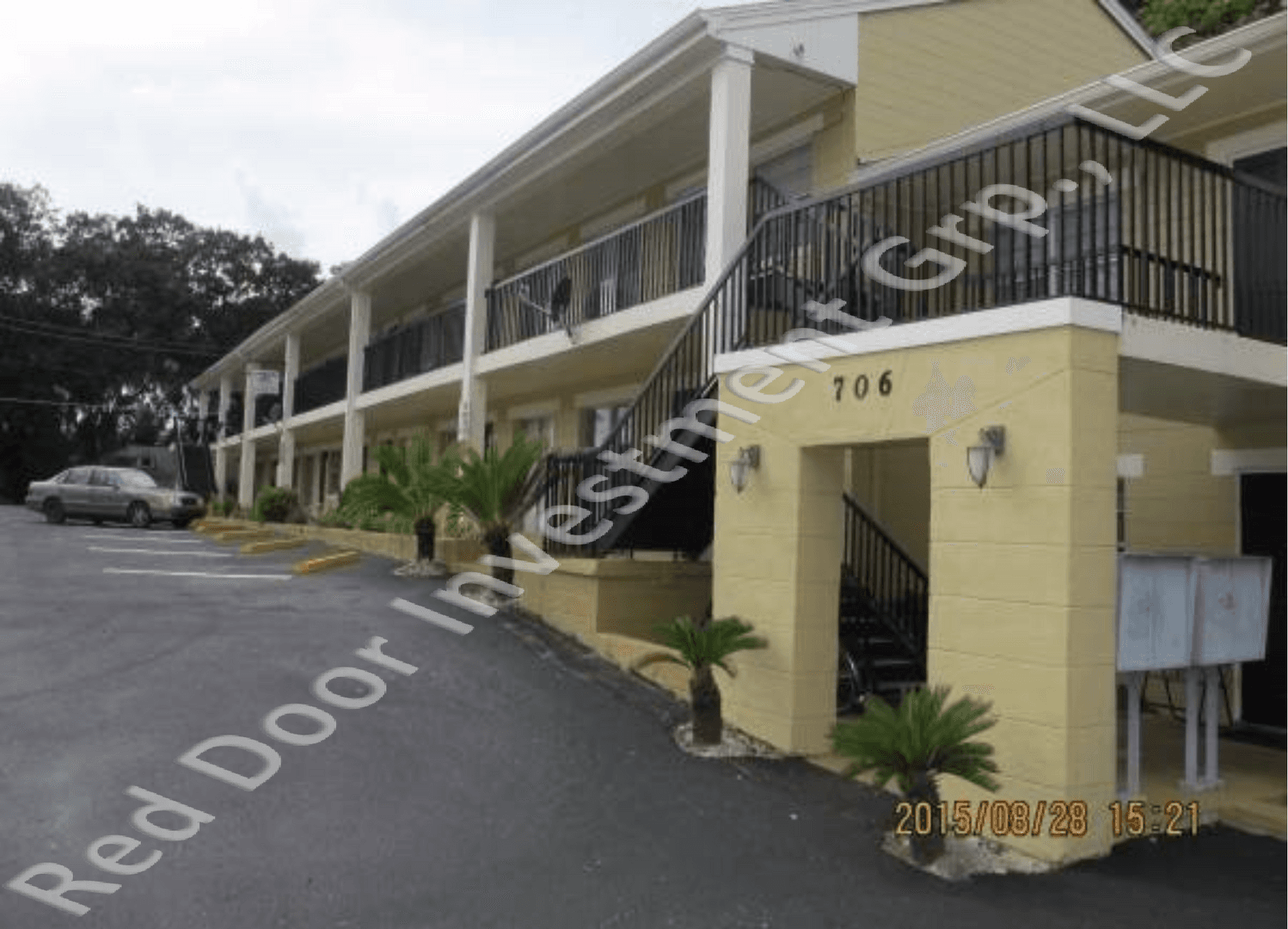 Leesburg Condo: 706 West Dixie Avenue