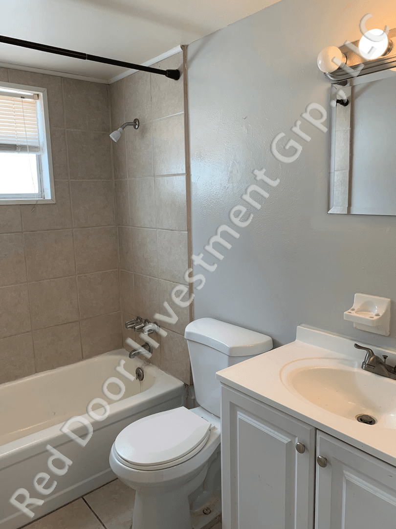 Leesburg Condo: 706 West Dixie Avenue 20