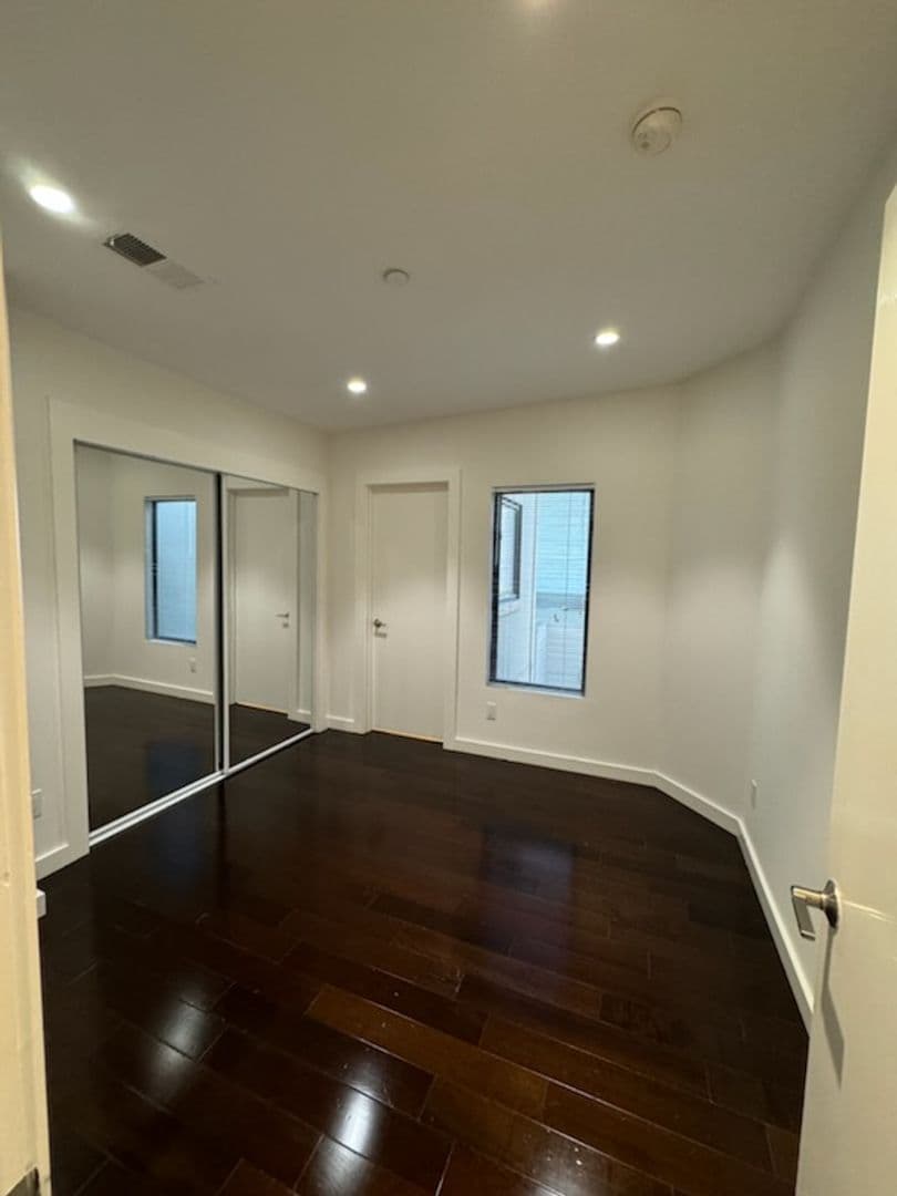 San Franciso Apartment: 149 Dore st.