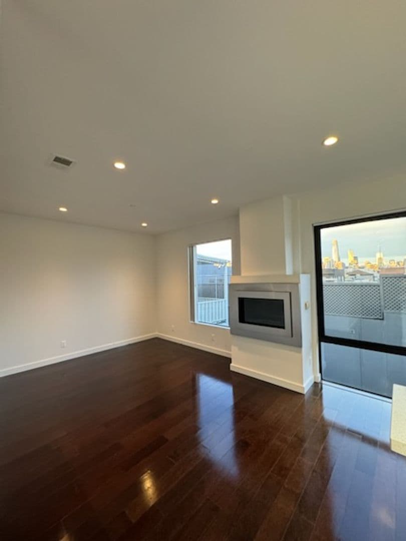 San Franciso Apartment: 149 Dore st.