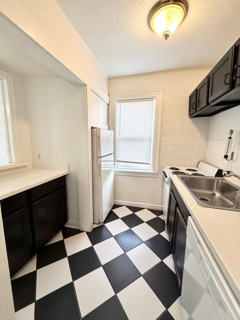 Oklahoma City Apartment: 2716 N. Robinson Ave