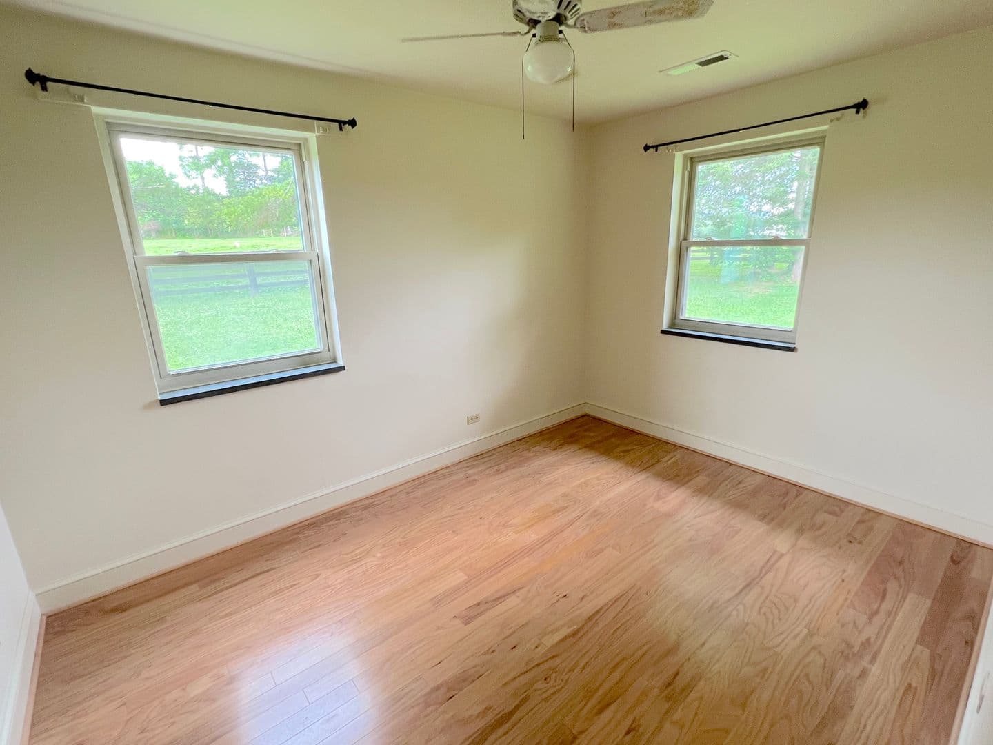 North Garden Apartment: Bonny View Lane