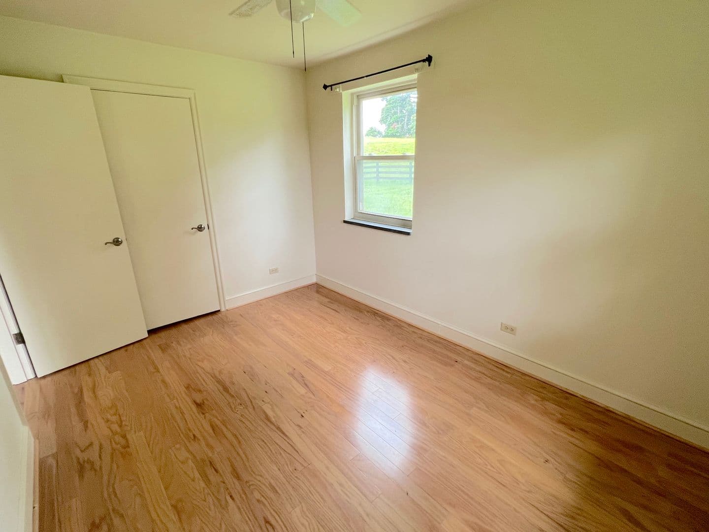 North Garden Apartment: Bonny View Lane