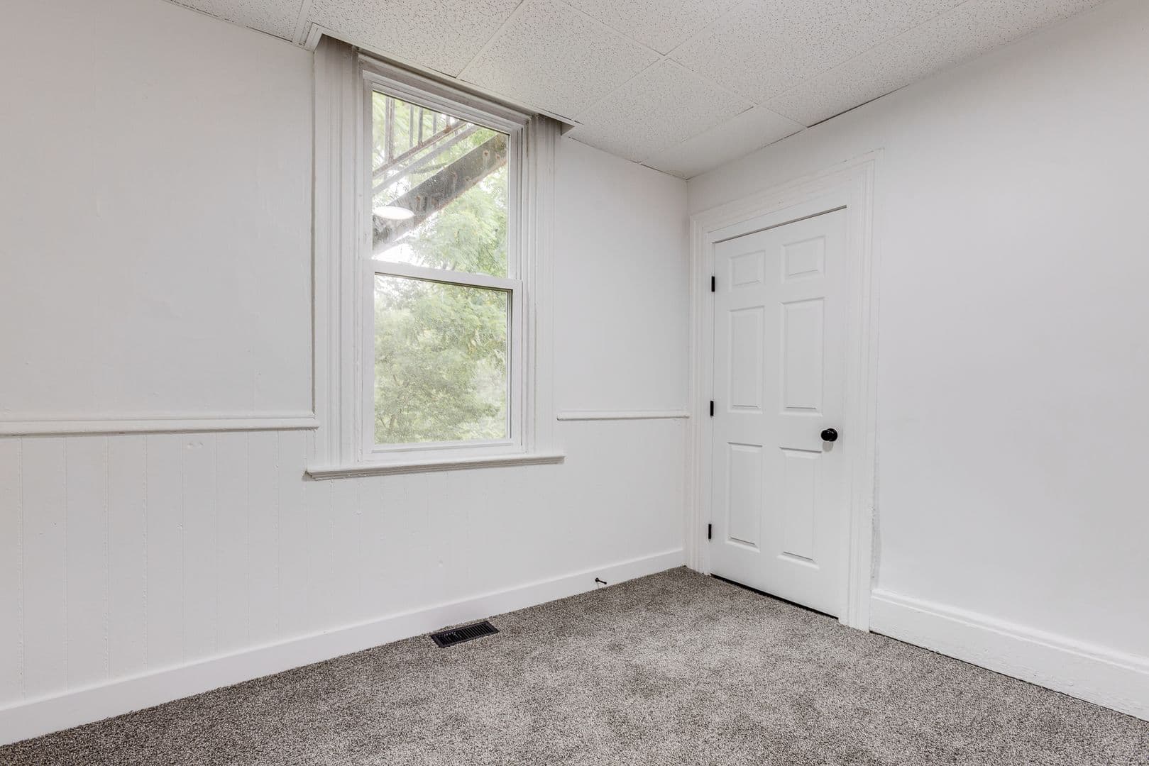 Pittsburgh Apartment: 240 Hazelwood Ave