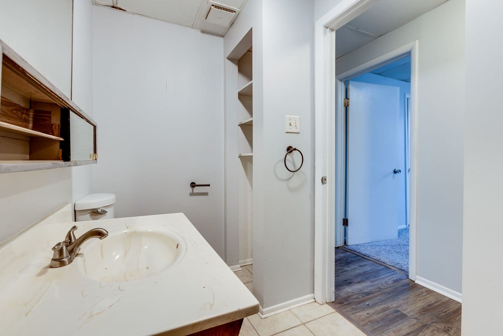 Pittsburgh Apartment: 2300 Arlington Ave