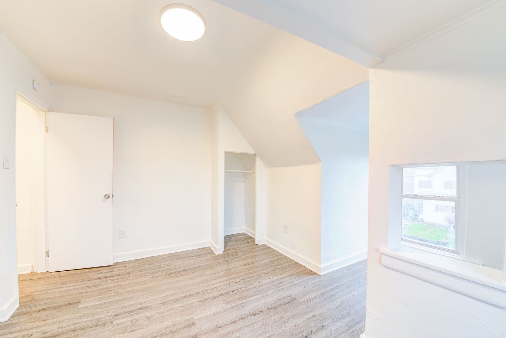 Pittsburgh Apartment: 615 E Warrington Ave