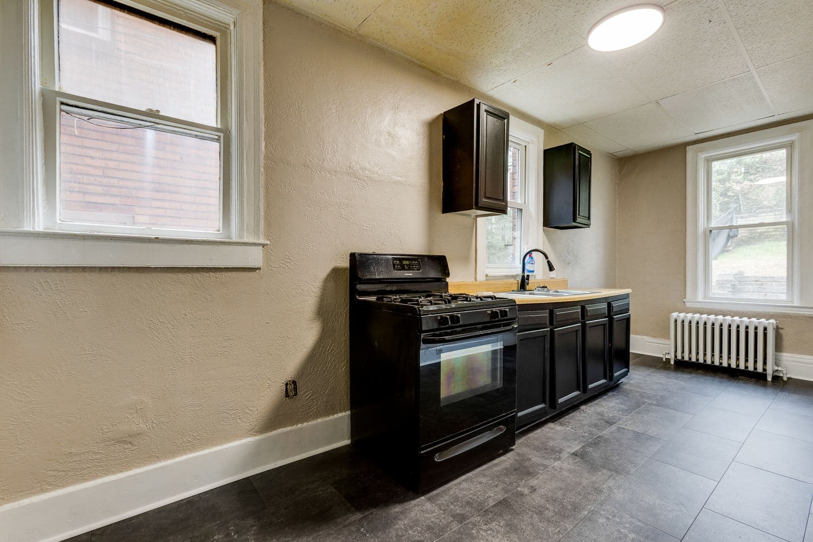 Pittsburgh House: 415 Edgemont St