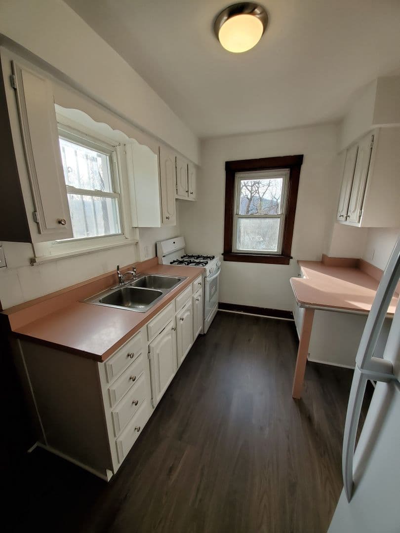 Pittsburgh House: 4714 Sylvan Ave