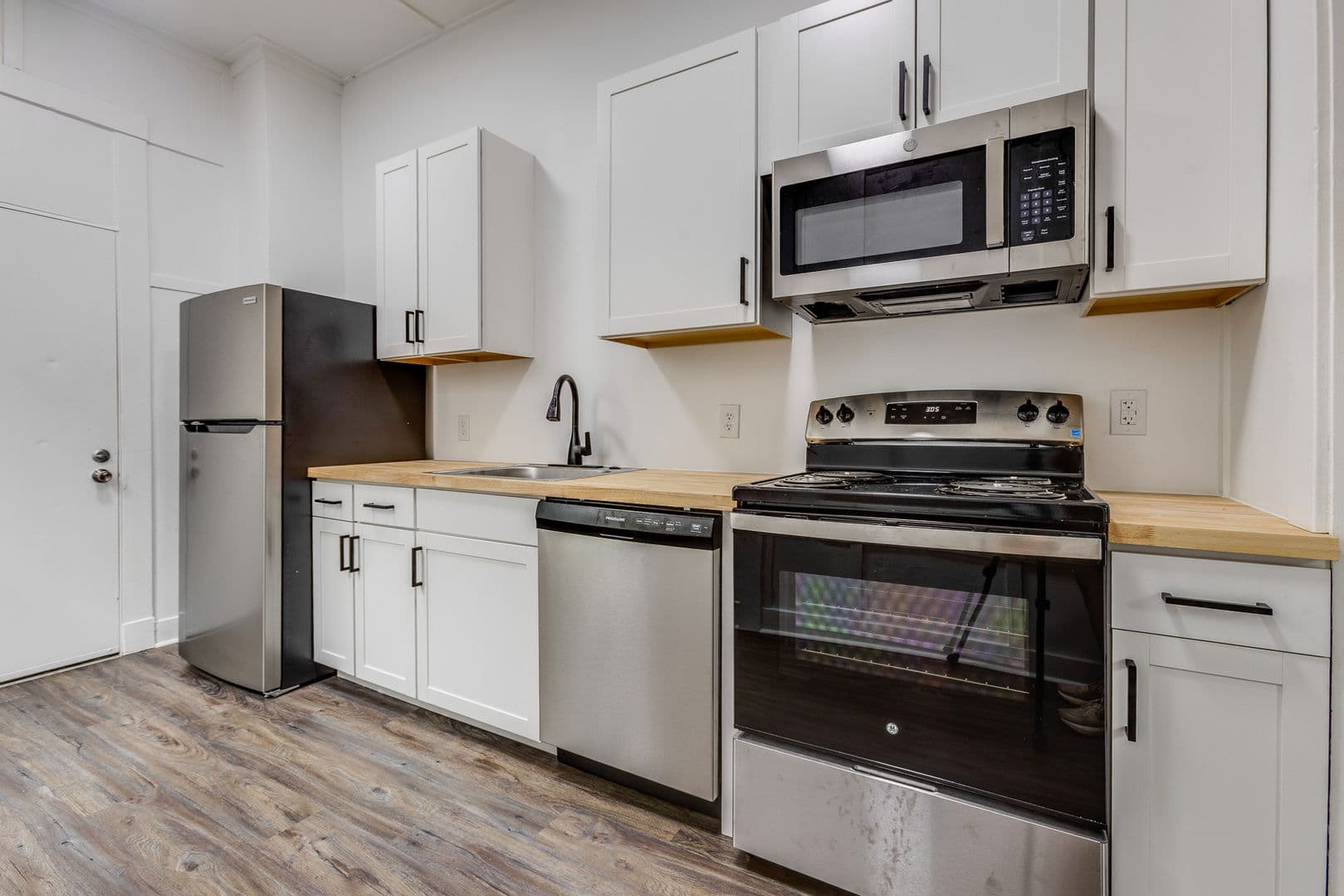 Pittsburgh Apartment: 240 Hazelwood Ave
