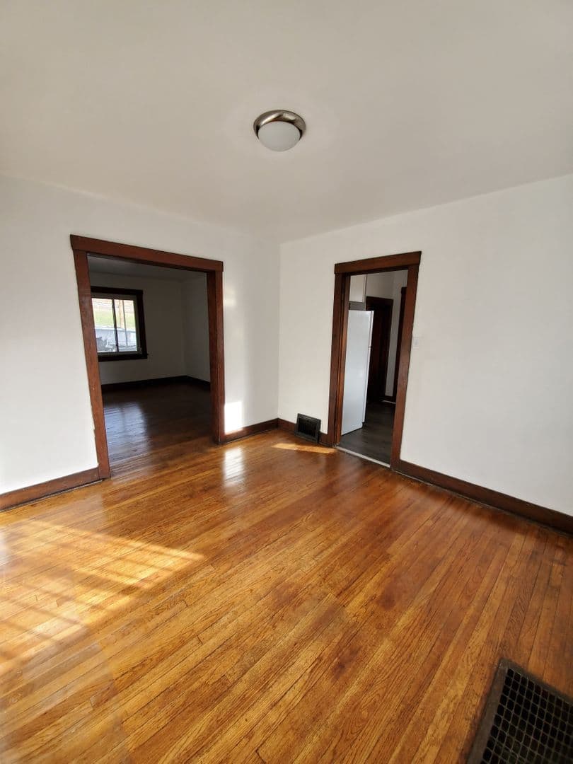 Pittsburgh House: 4714 Sylvan Ave