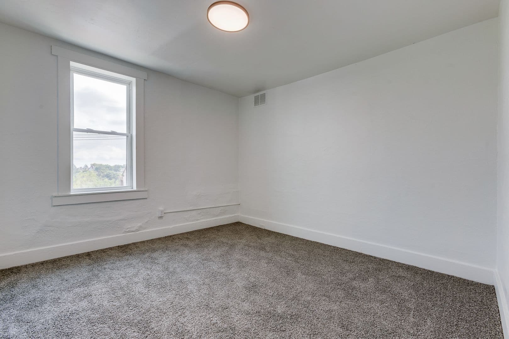 Pittsburgh Apartment: 35 Mt Oliver St