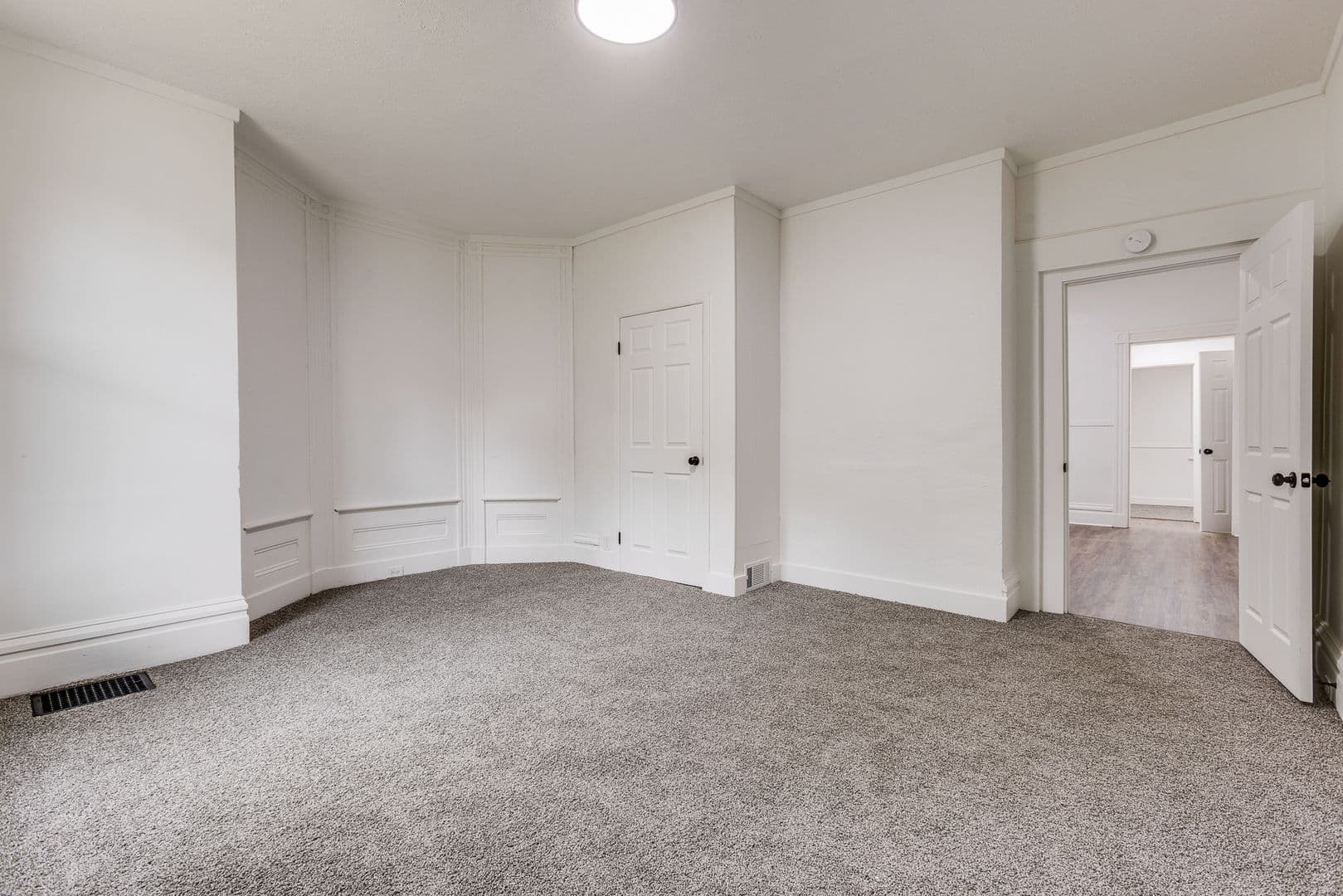 Pittsburgh Apartment: 240 Hazelwood Ave