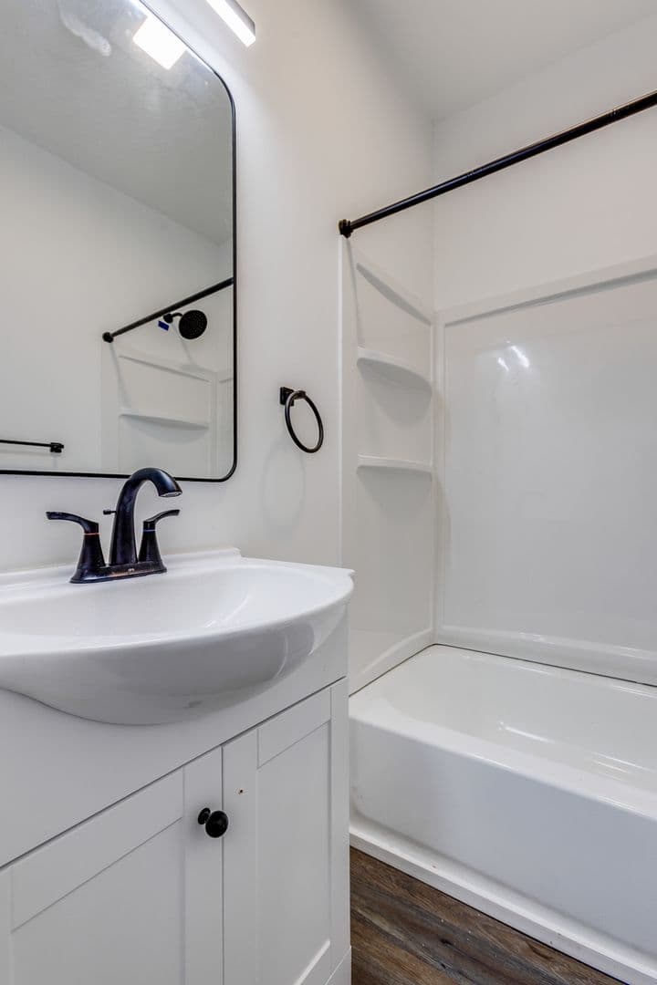 Pittsburgh Apartment: 240 Hazelwood Ave