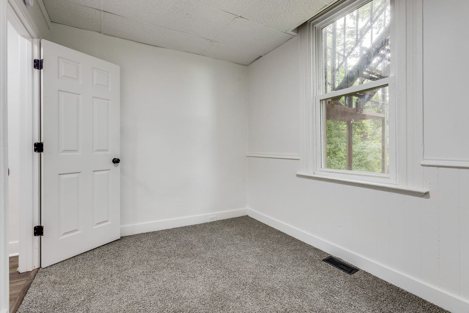 Pittsburgh Apartment: 240 Hazelwood Ave