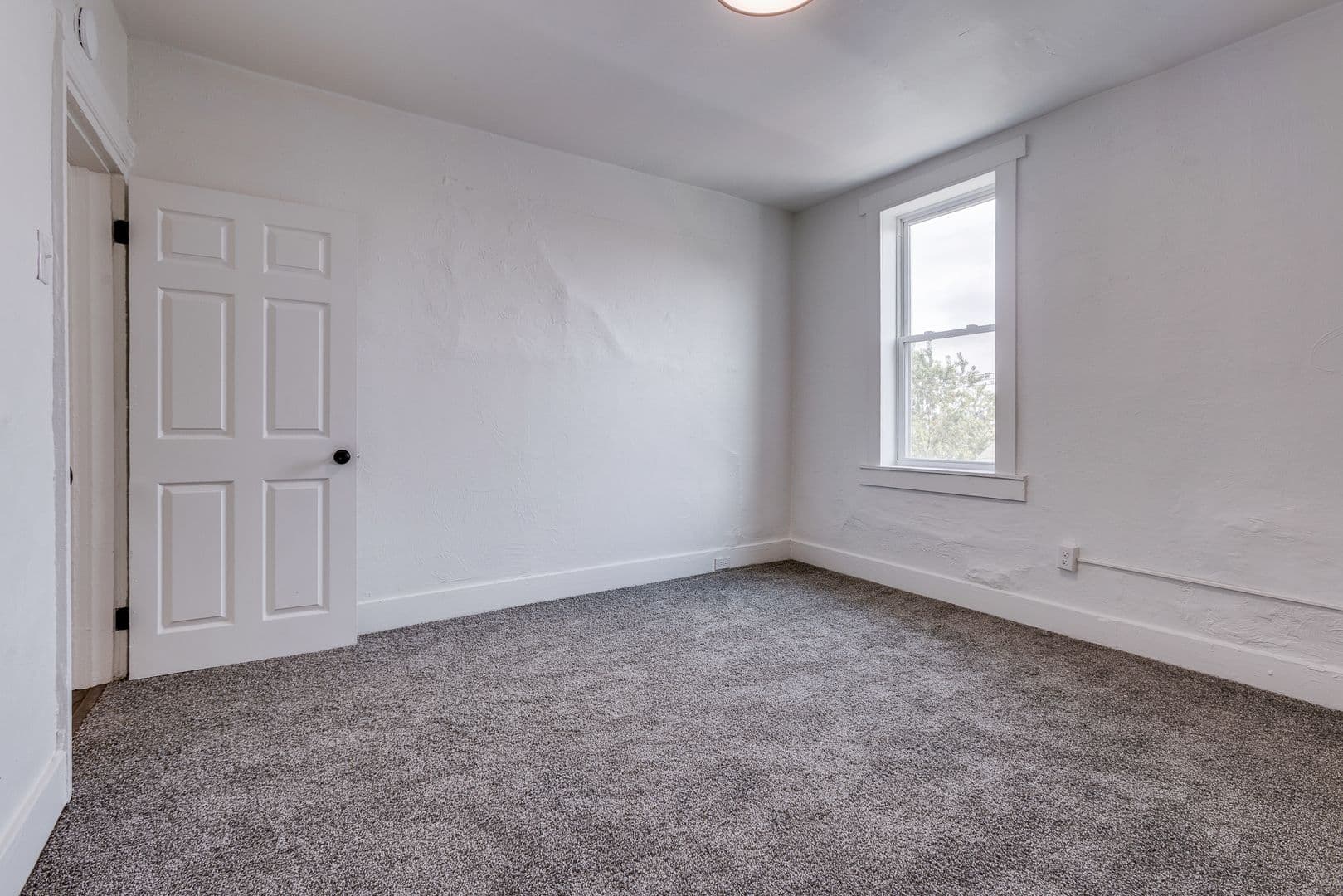 Pittsburgh Apartment: 35 Mt Oliver St