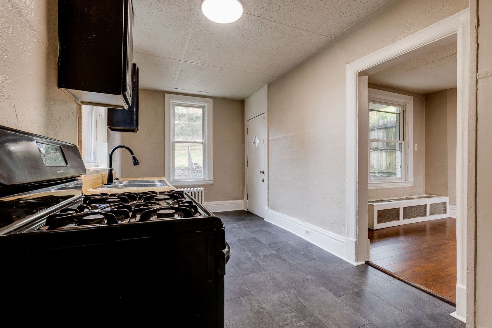 Pittsburgh House: 415 Edgemont St
