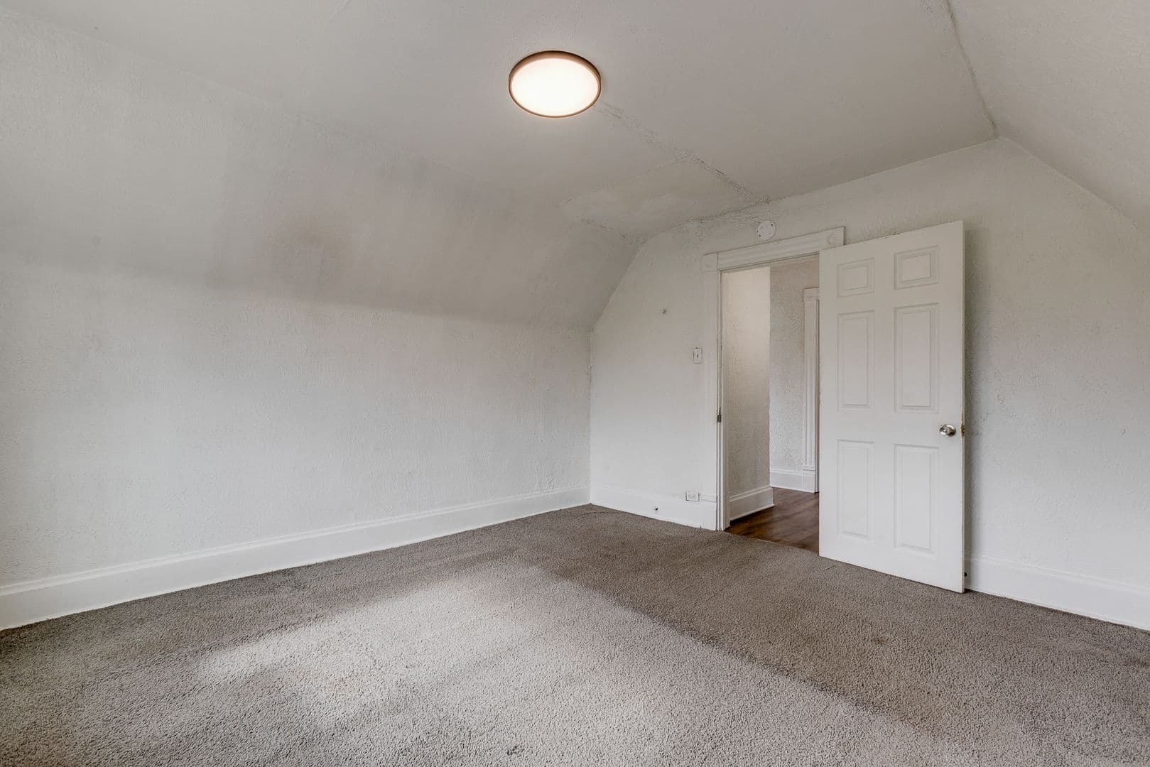Pittsburgh House: 415 Edgemont St