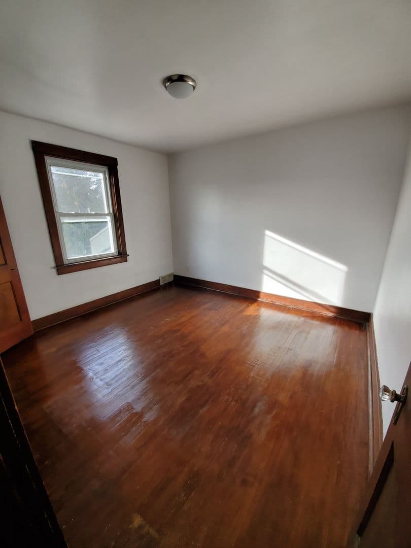 Pittsburgh House: 4714 Sylvan Ave