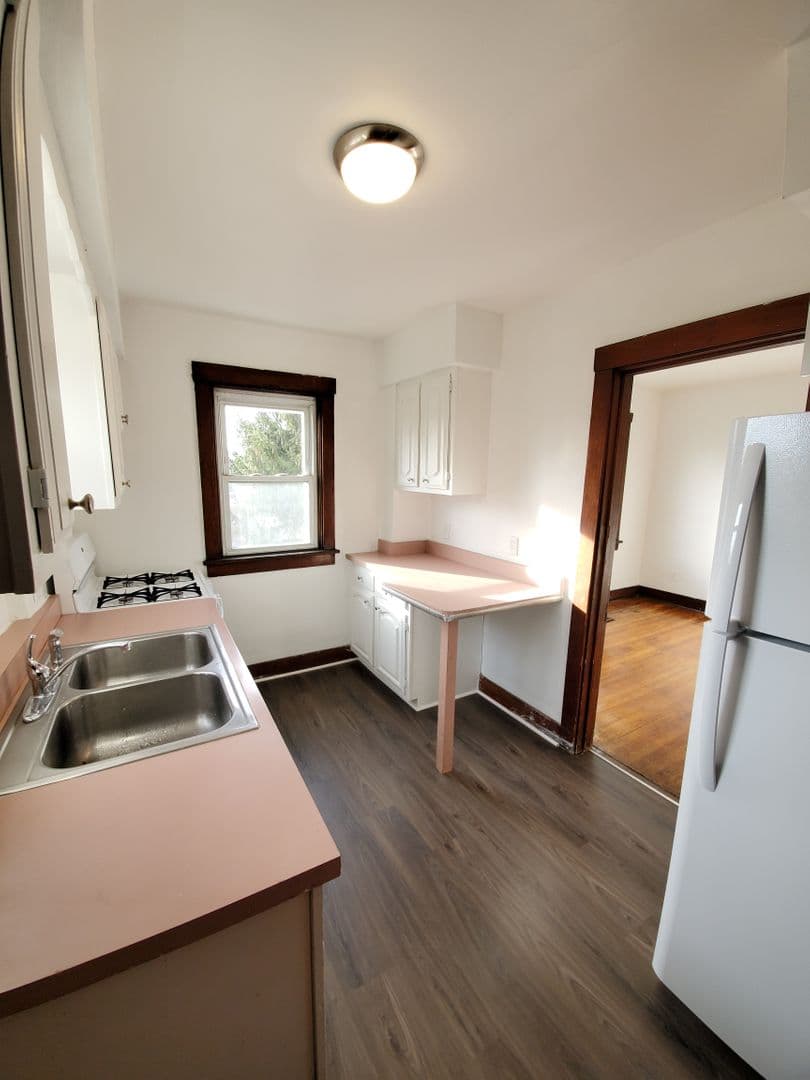 Pittsburgh House: 4714 Sylvan Ave
