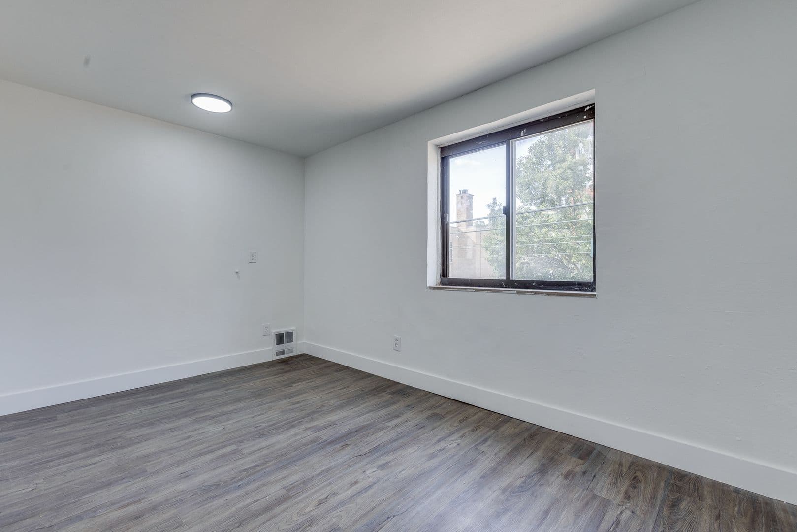 Pittsburgh Apartment: 732 E Warrington Ave