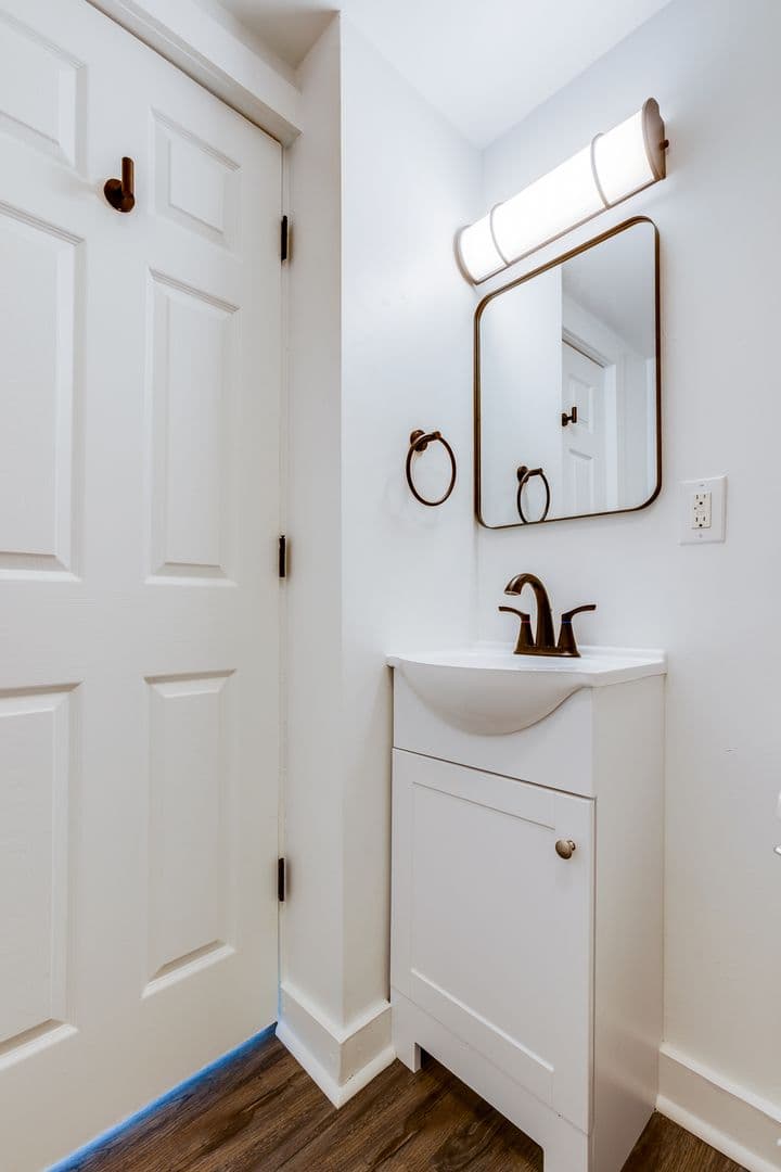 Pittsburgh Apartment: 35 Mt Oliver St
