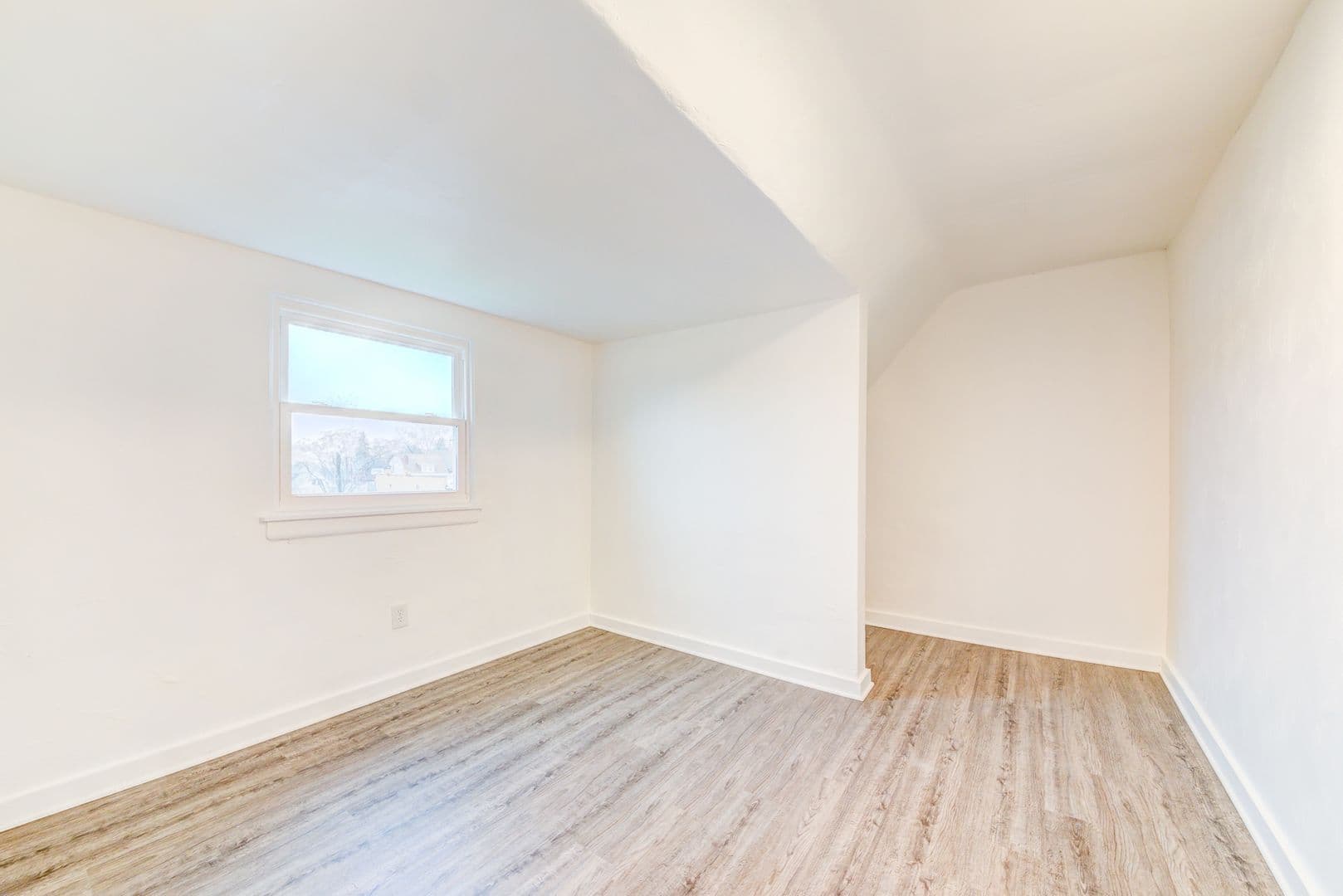 Pittsburgh Apartment: 615 E Warrington Ave