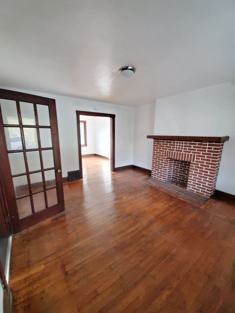 Pittsburgh House: 4714 Sylvan Ave