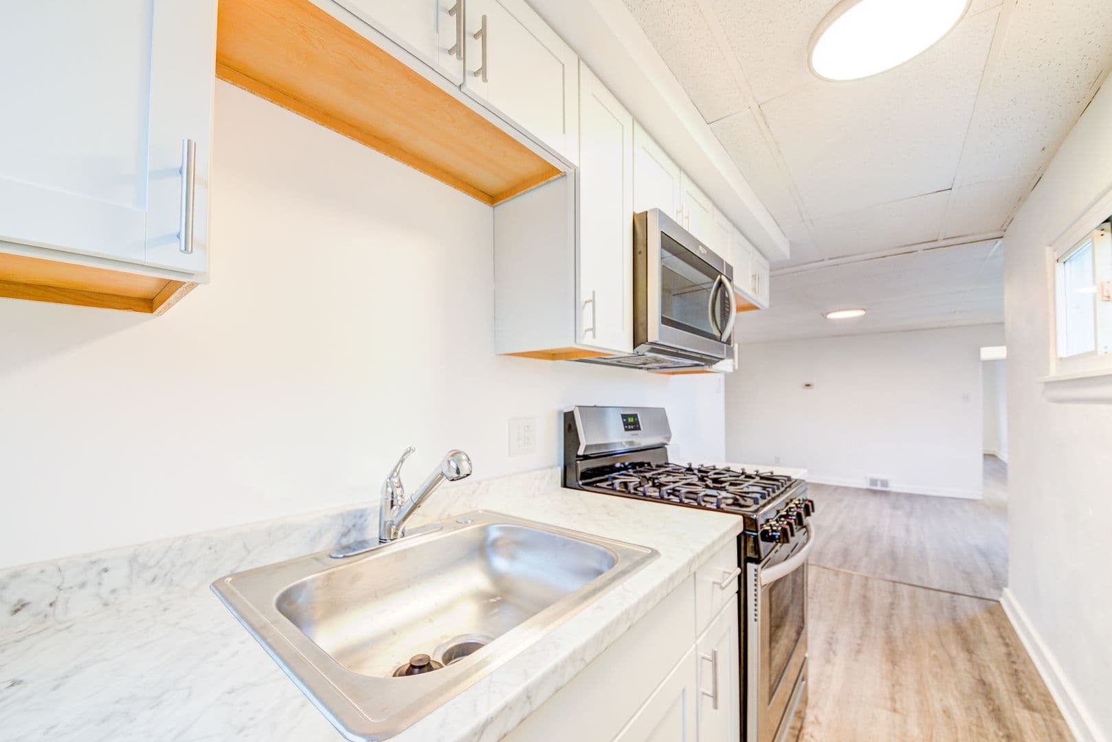 Pittsburgh Apartment: 615 E Warrington Ave